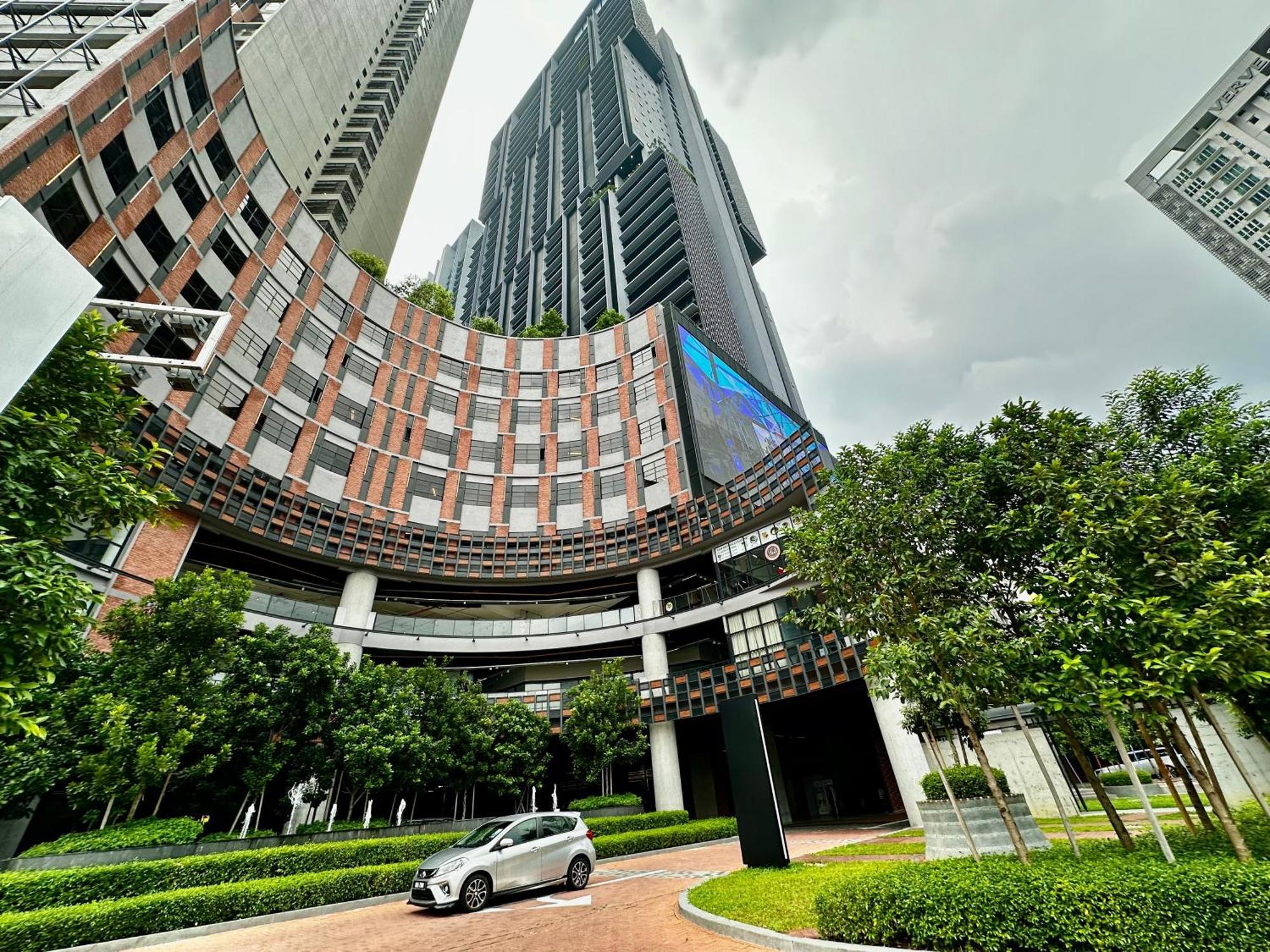 Millerz Square Mid Valley, Old Klang Road By Rverse Pangsapuri *