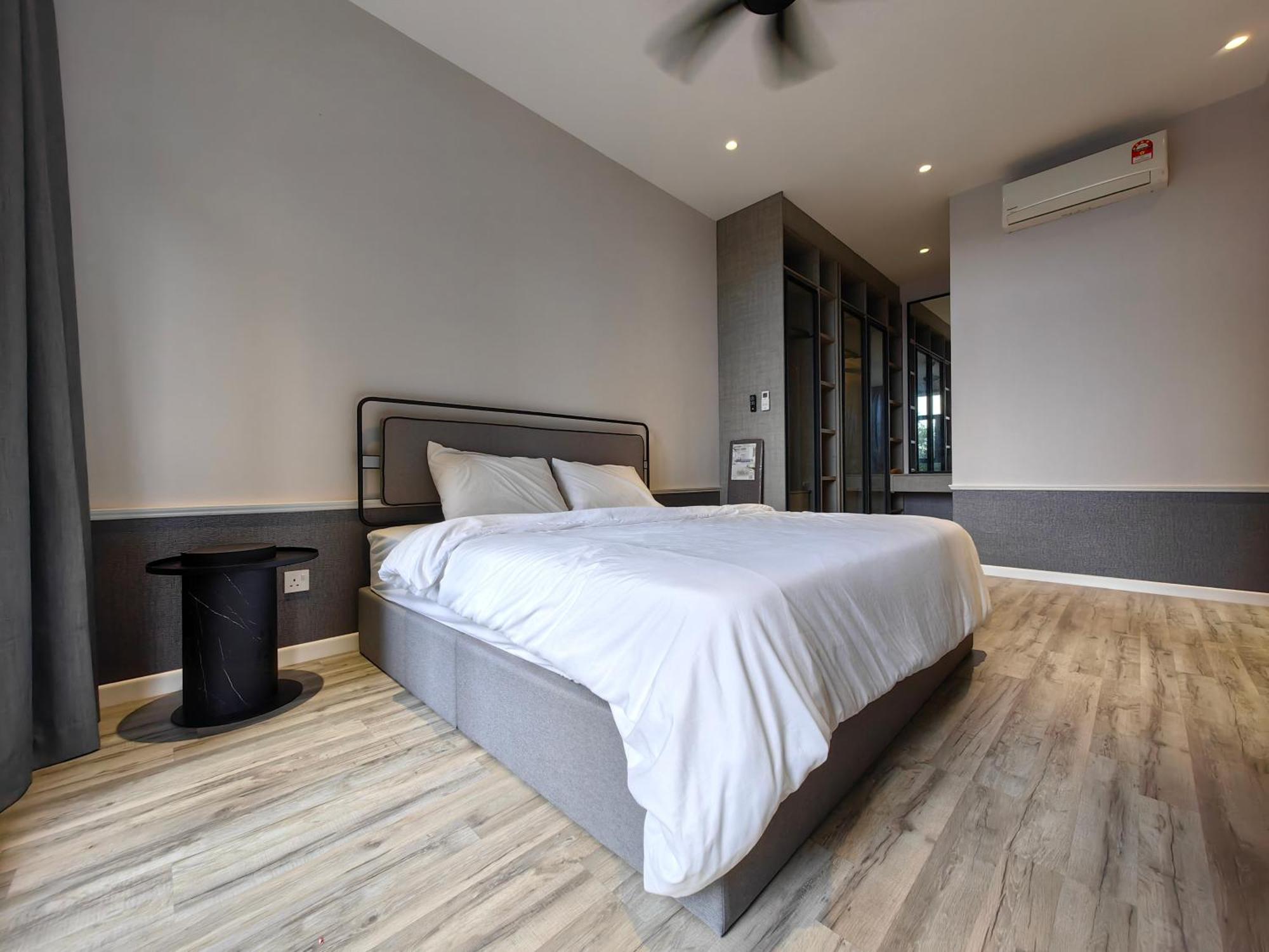 Millerz Square Mid Valley, Old Klang Road By Rverse Pangsapuri *